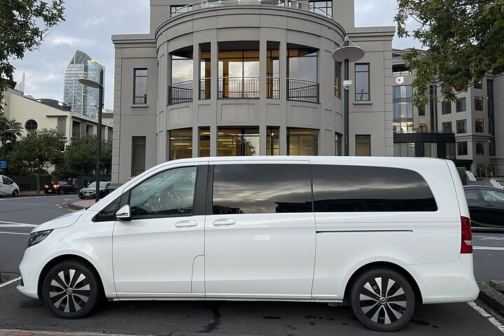 Auckland City & Countryside Day Tour - Photo 1 of 11